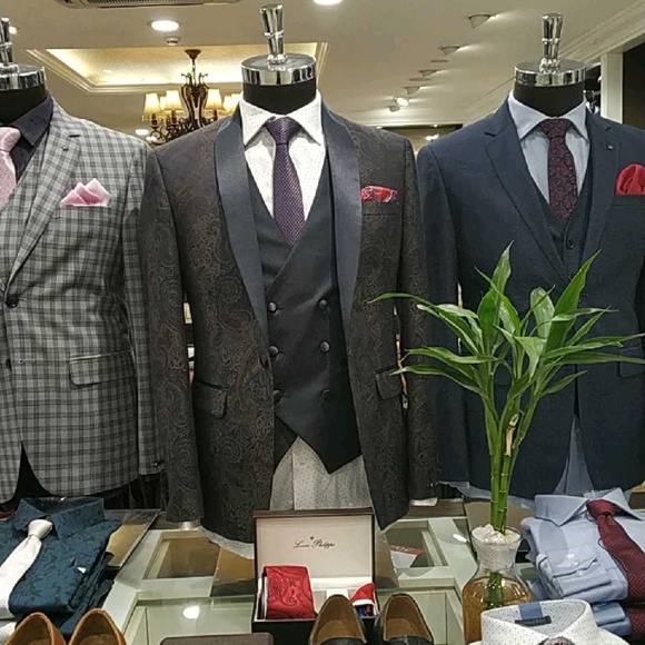 Suits - Picture 2 of 2